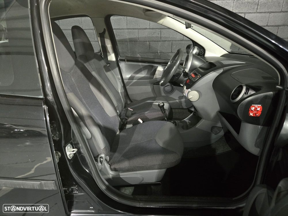 Peugeot 107 1.0 Urban - 11