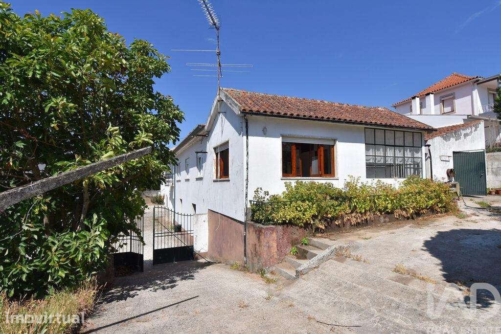 Moradia geminada T3 em São Miguel, Santa Eufémia e Rabaçal de 225 m2 - Grande imagem: 2/34