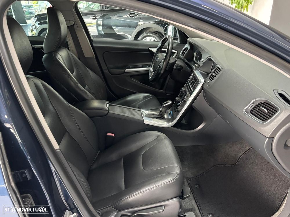 Volvo V60 2.4 D6 Summum AWD Phev - 9