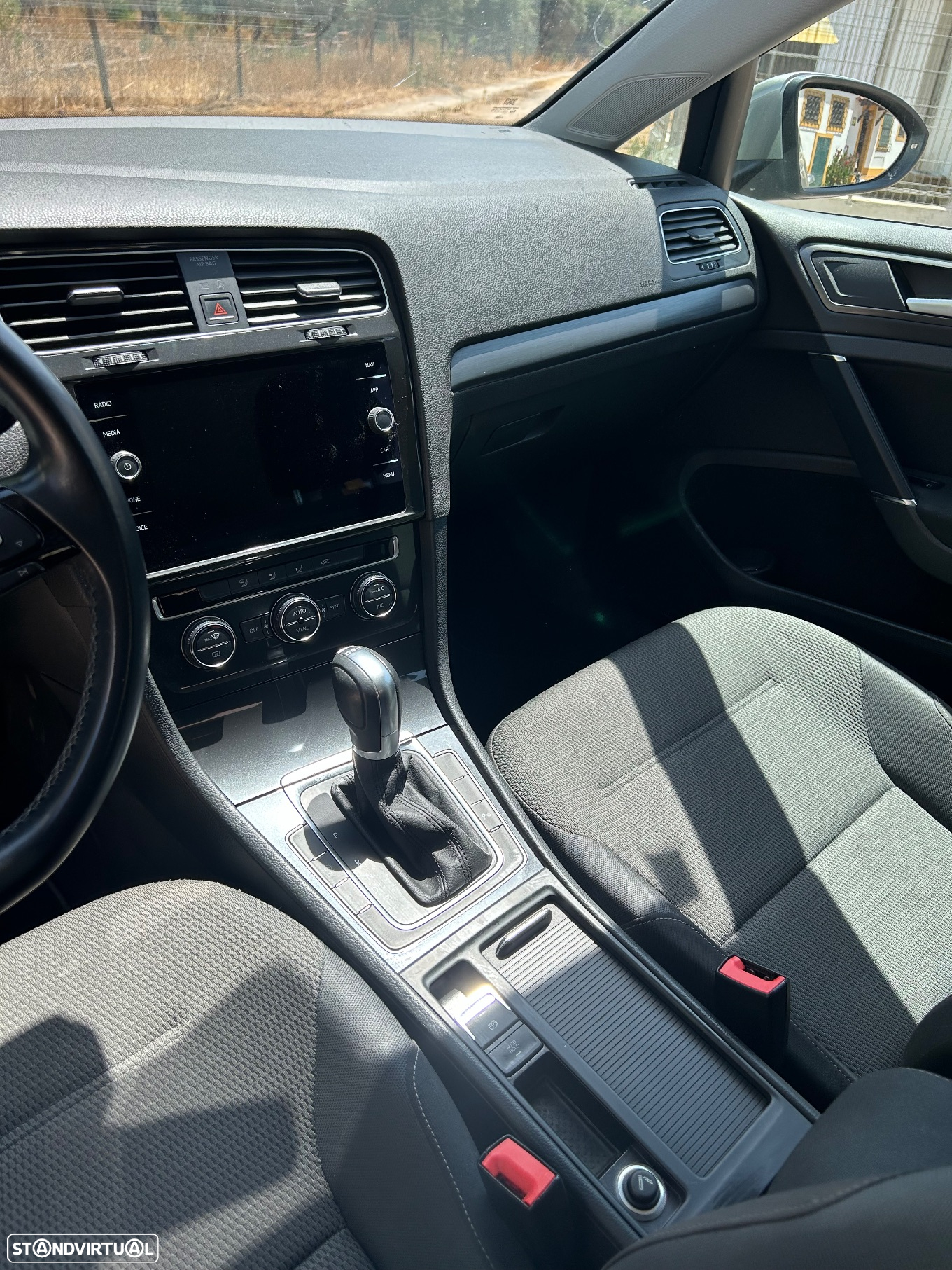 VW Golf 1.6 TDI Confortline DSG - 4