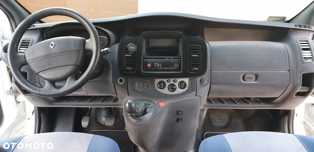 Renault Trafic - 23