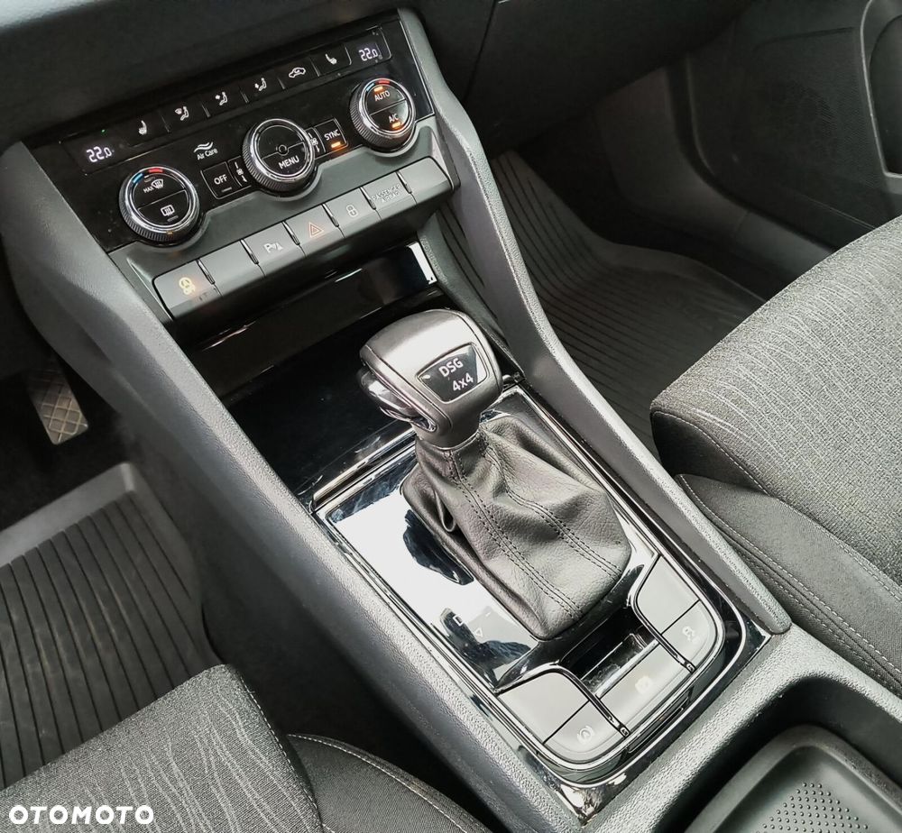 Skoda Karoq 2.0 TDI SCR 4x4 Style DSG - 23