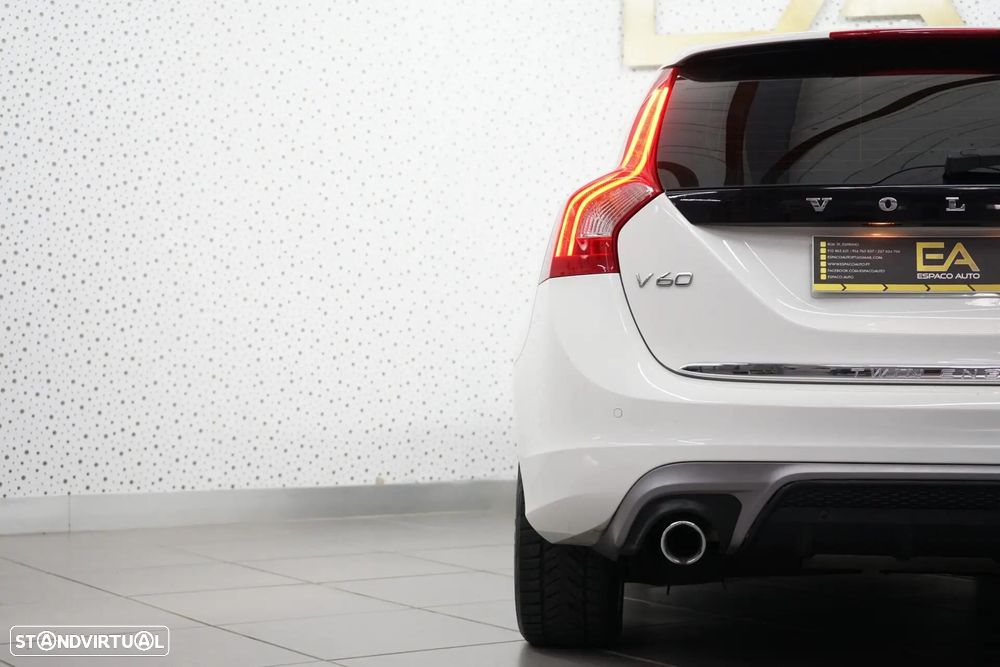 Volvo V60 2.4 D6 R-Design AWD Phev - 7