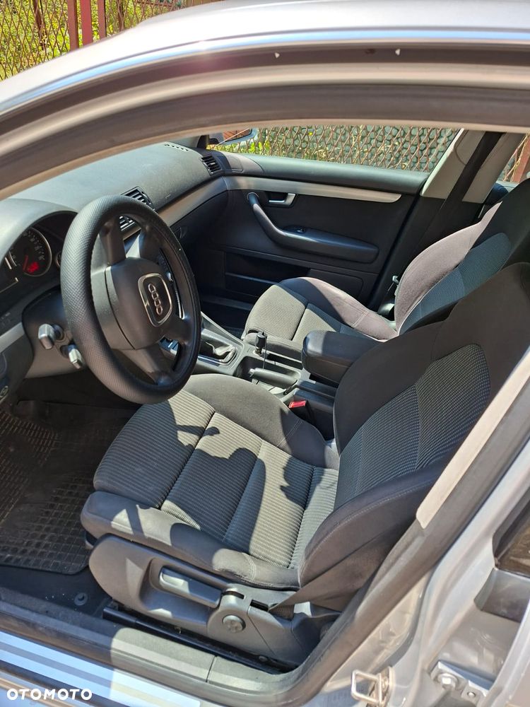 Audi A4 Limousine - 6