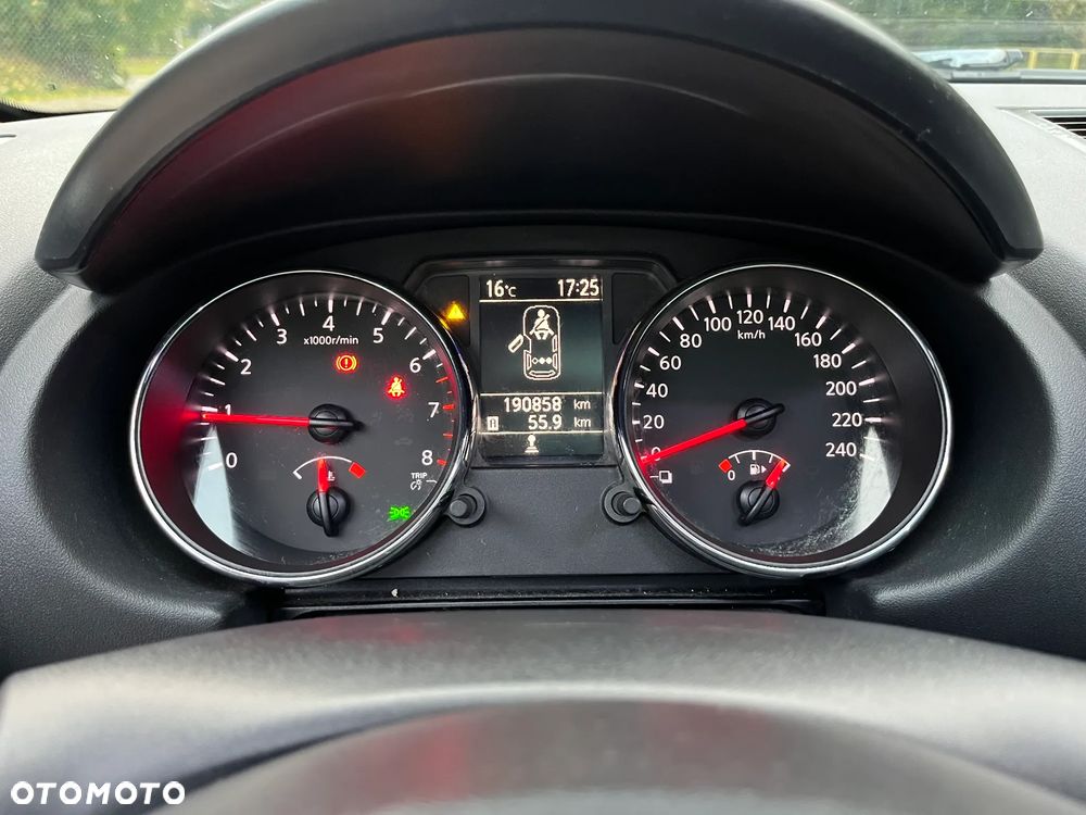 Nissan Qashqai+2 - 10