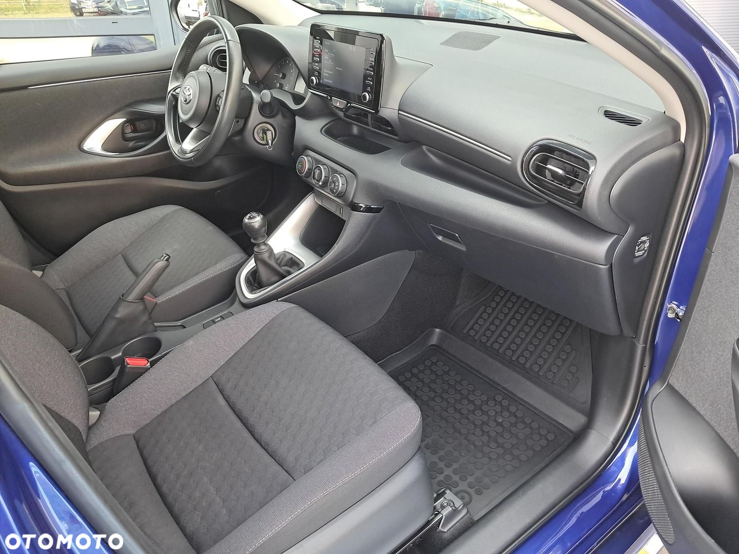 Toyota Yaris - 12