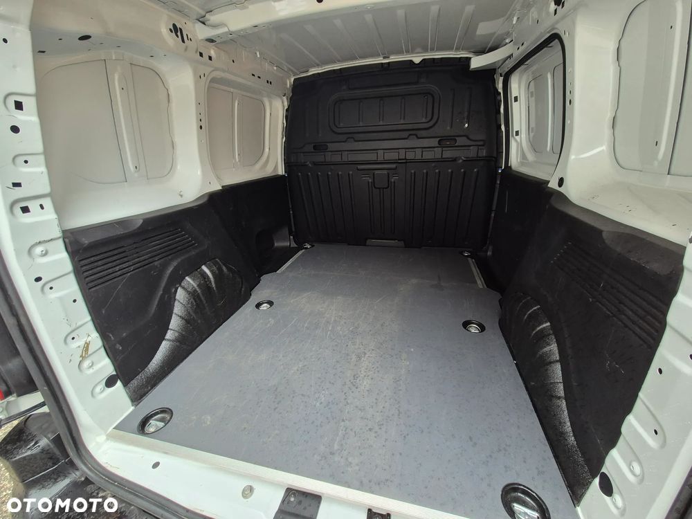 Toyota Proace City - 16