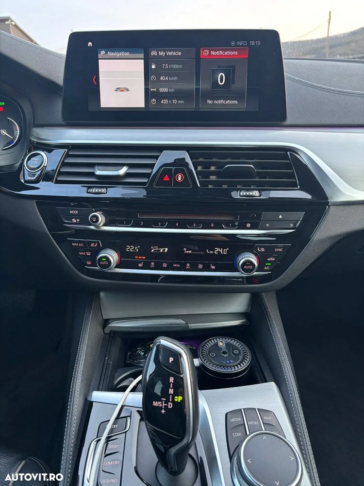 BMW Seria 5 520d xDrive AT - 8