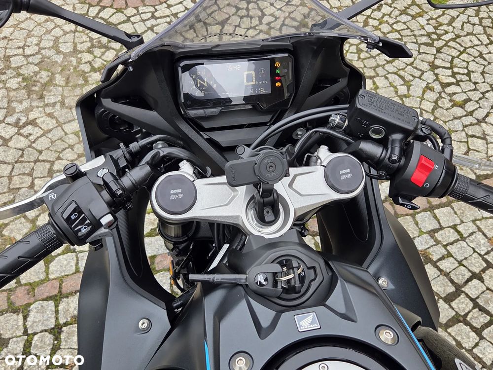 Honda CBR - 25