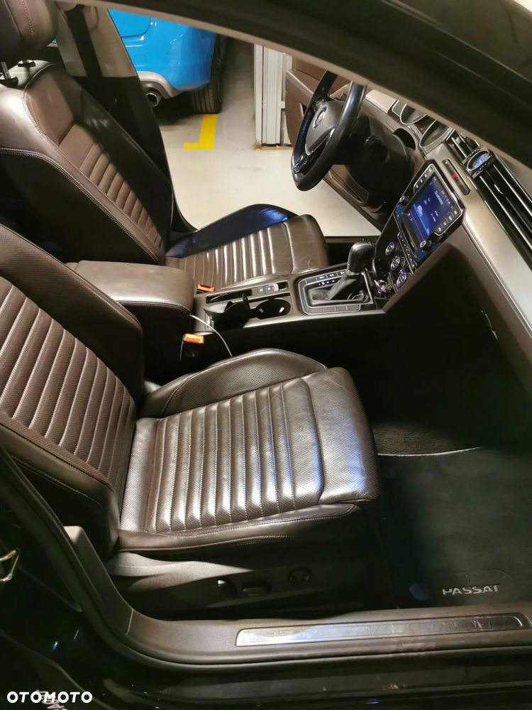 Volkswagen Passat 2.0 TDI Bi-Turbo BMT 4Mot Highline DSG - 11