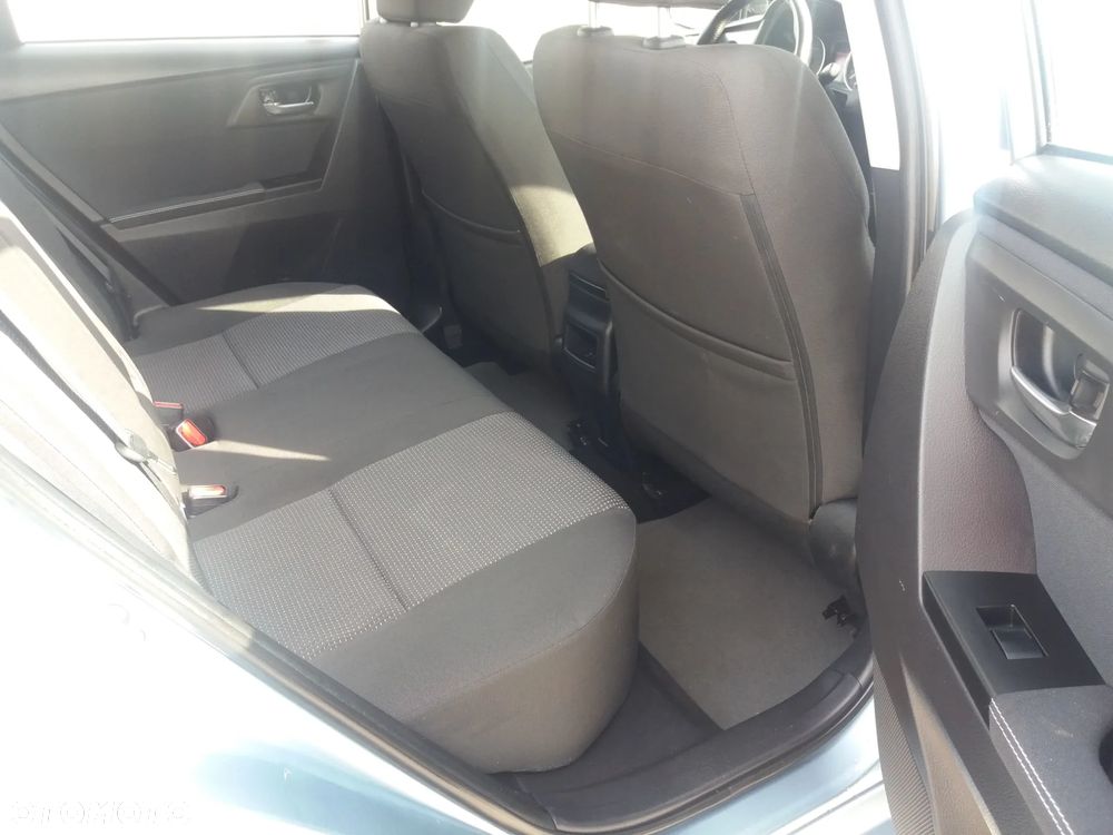 Toyota Auris 2.0 D-4D Dynamic - 13