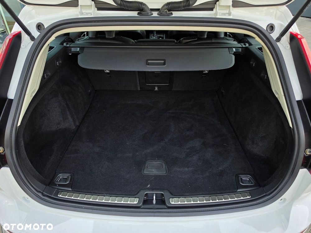 Volvo V60 Cross Country D4 AWD - 31