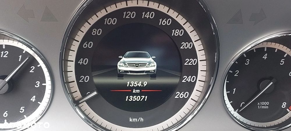 Mercedes-Benz Klasa E - 33
