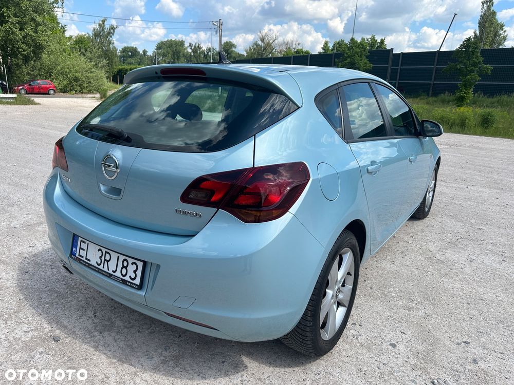 Opel Astra 1.6 Turbo Edition - 9