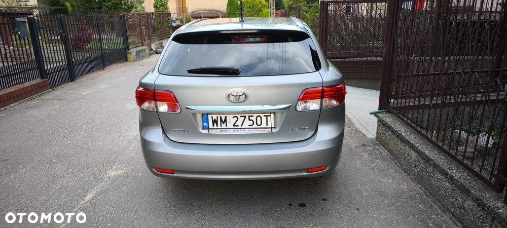 Toyota Avensis 2.0 D-4D Premium - 2