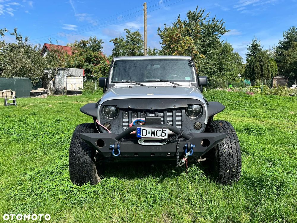 Jeep Wrangler Unlimited 3.8 Automatik Sahara - 2