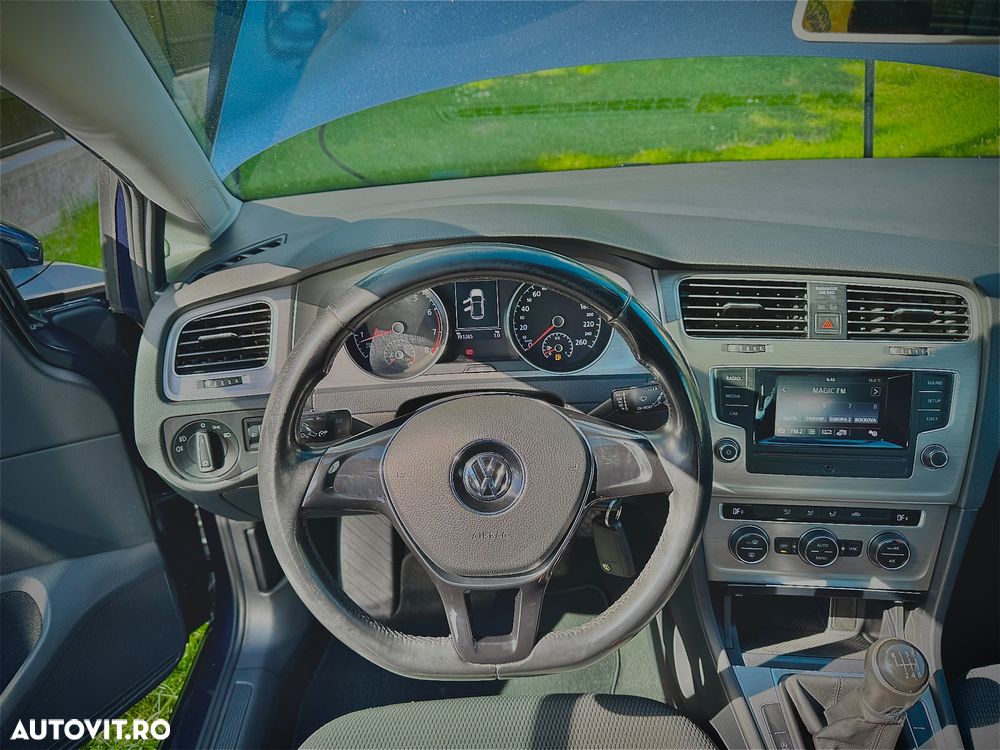 Volkswagen Golf - 5