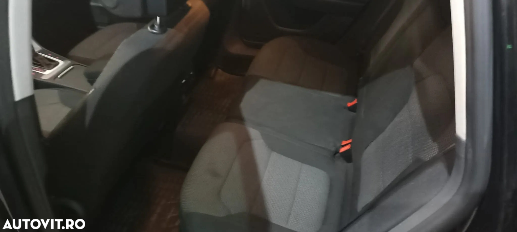 Volkswagen Passat Variant 2.0 TDI BlueMotion Technology DSG Comfortline - 7