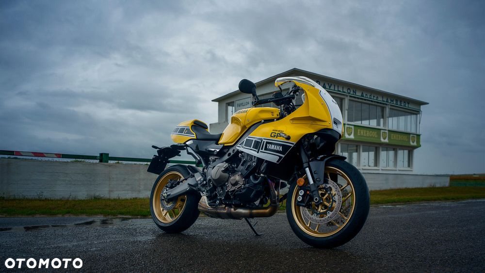 Yamaha XSR - 8