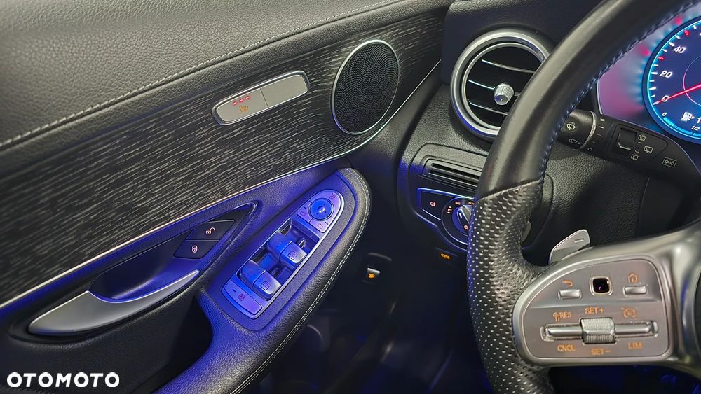 Mercedes-Benz GLC 220 d 4Matic 9G-TRONIC AMG Line Plus - 25