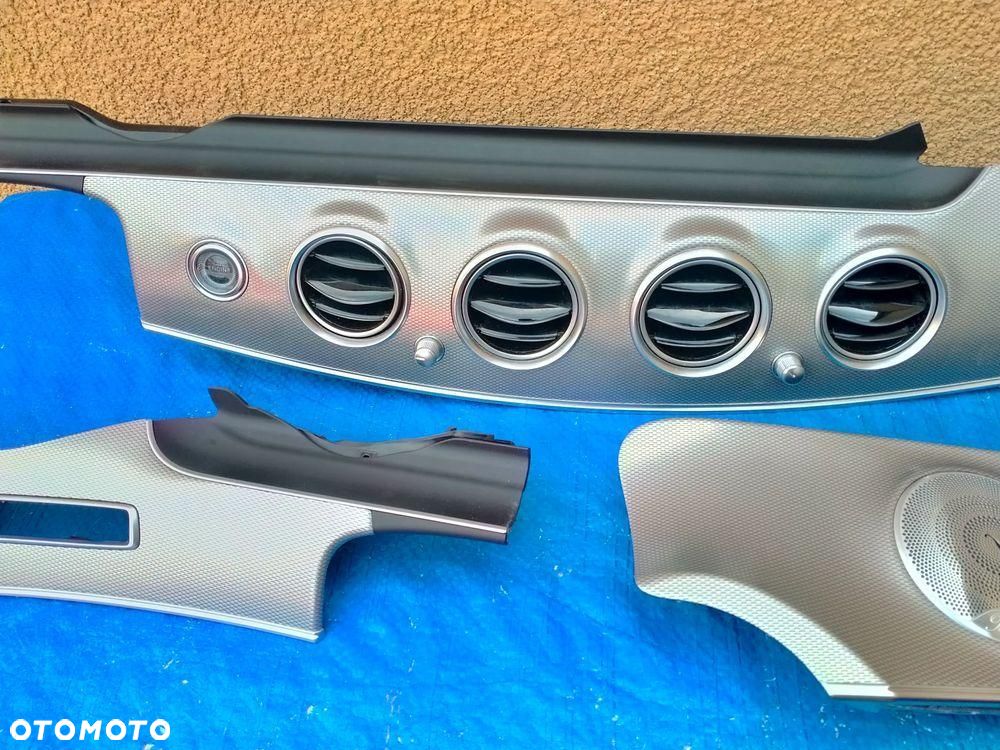 Mercedes W213 AMG Dekor Dekory BURMESTER Listwa Konsoli Drzwi Listwy Ozdobne AMBIENT - 11