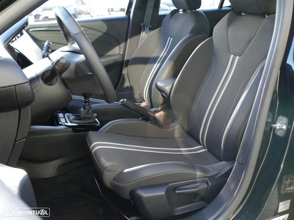 Opel Corsa 1.2 T GS - 25
