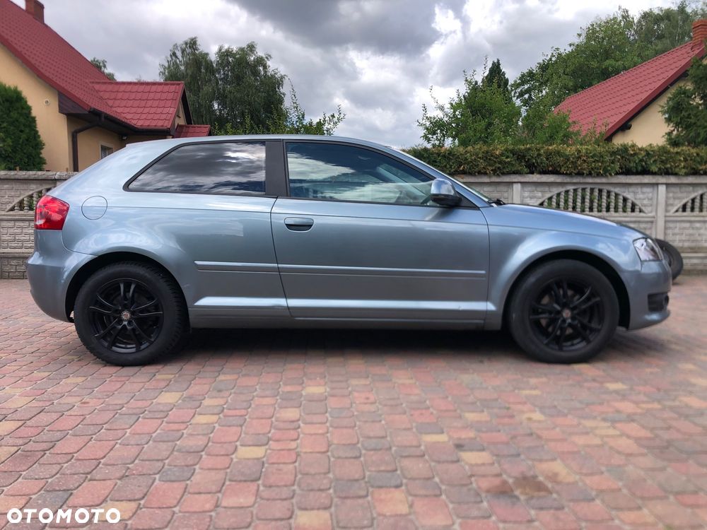 Audi A3 3-drzwiowe 1.6 Ambiente - 2
