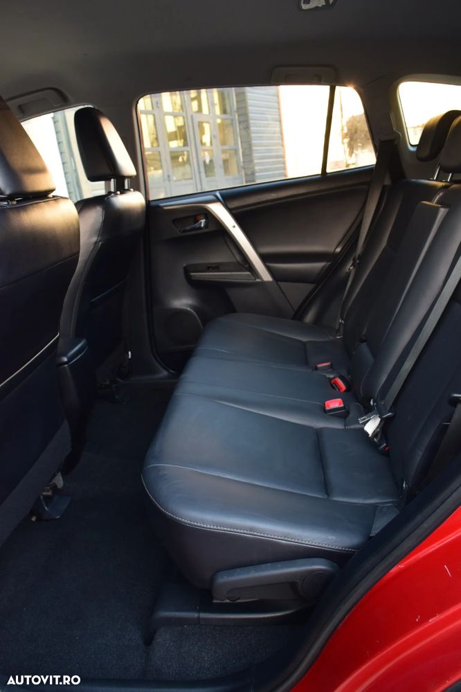 Toyota RAV4 2.2 D-4D 4x4 Executive - 9