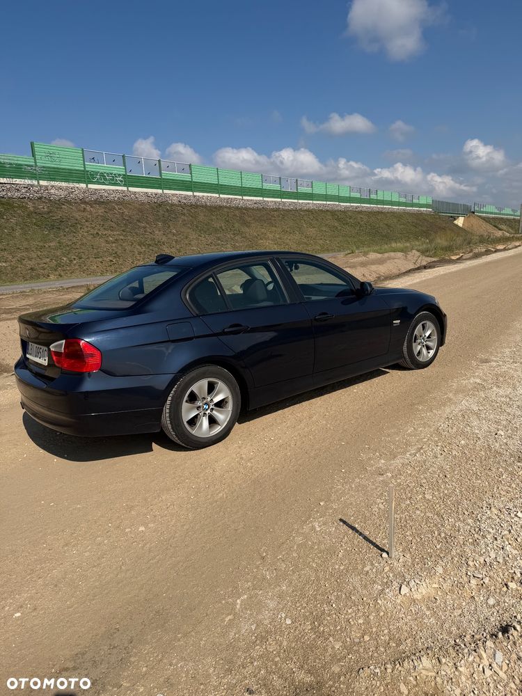 BMW Seria 3 320i - 3