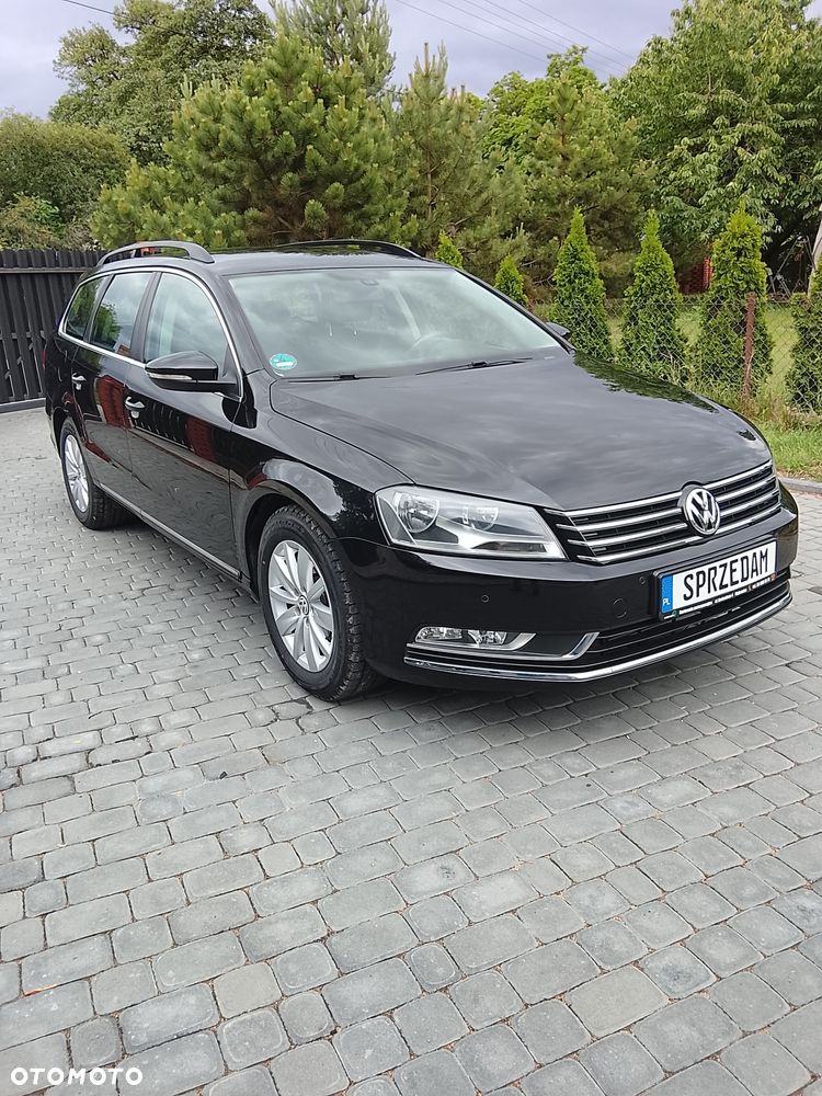 Volkswagen Passat - 1