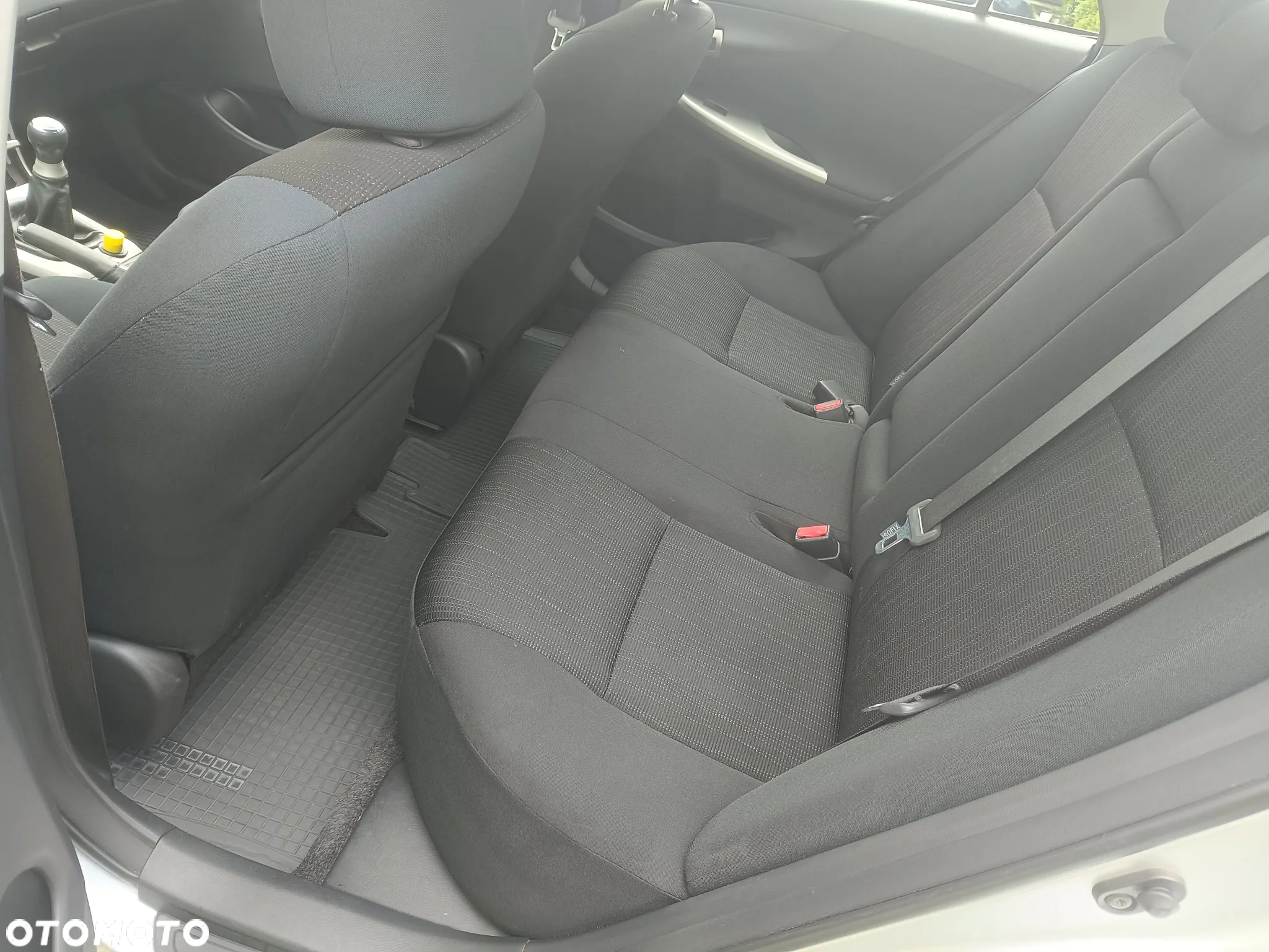Toyota Corolla 1.6 VVT-i Premium - 13