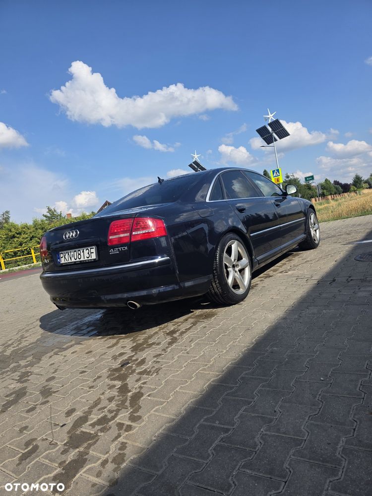 Audi A8 - 1