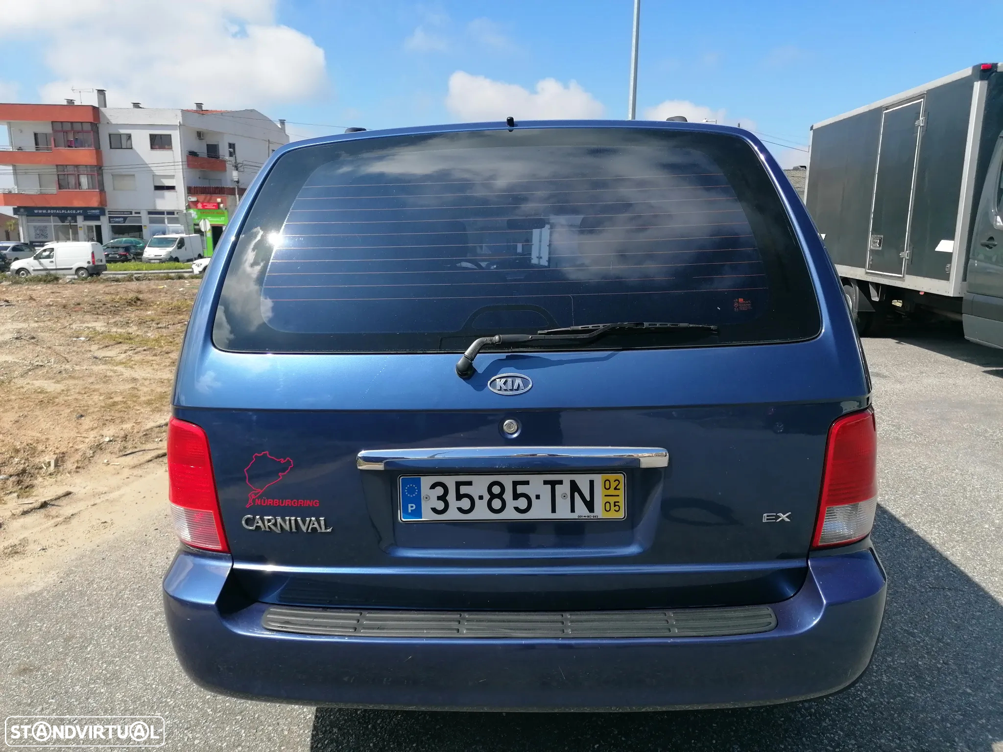 Kia Carnival - 10