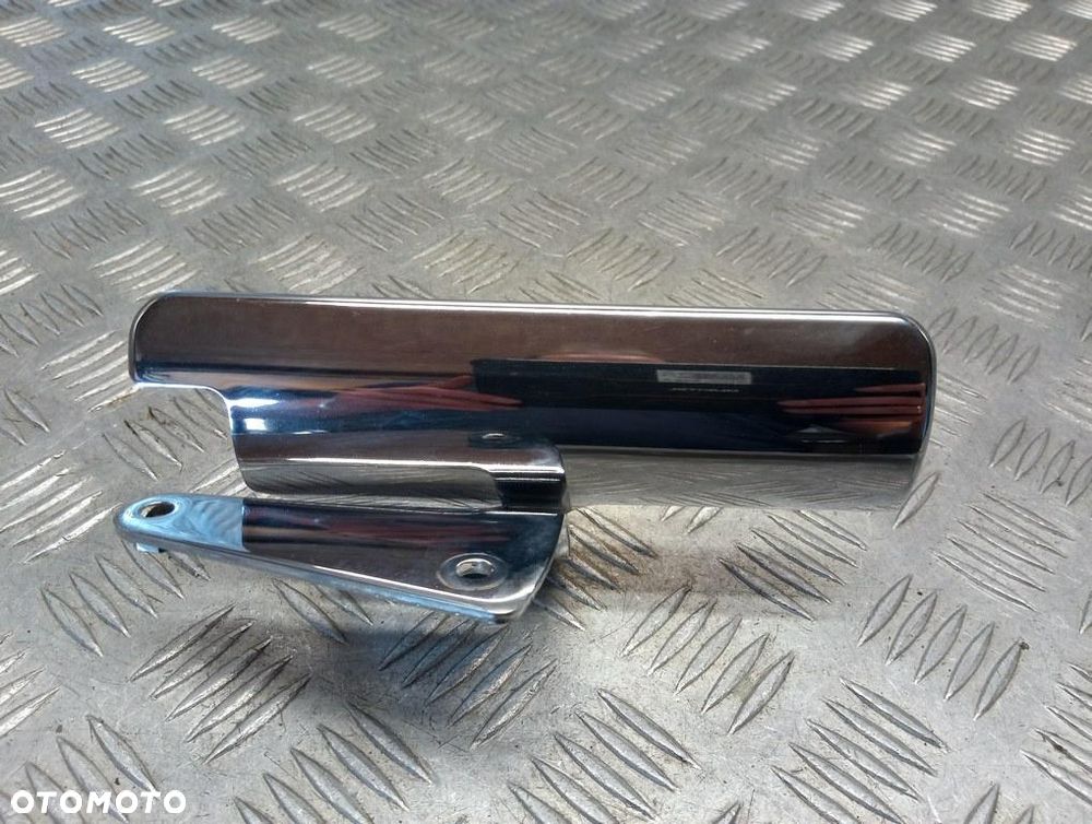 Osłona lagi zawieszenia błotnika przód prawa HONDA VTX 1800 R/S 02-03r   PN. 61101-MCV-000 - 1