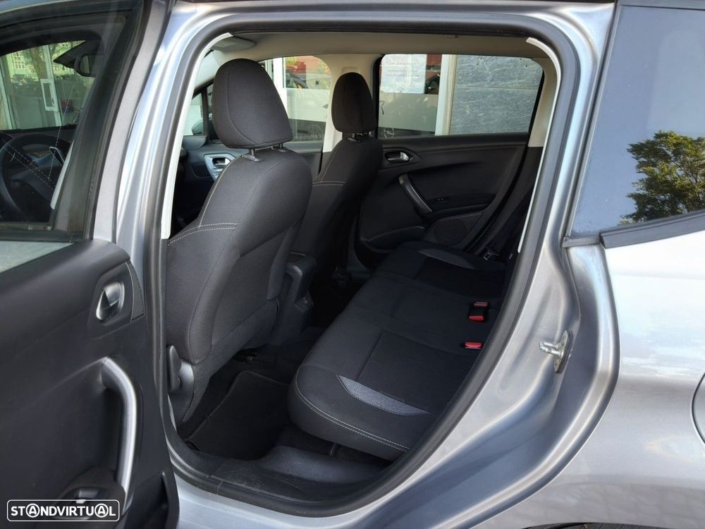 Peugeot 2008 1.2 PureTech Active - 20