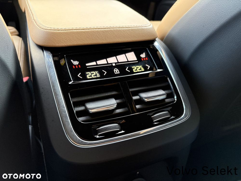 Volvo XC 90 - 25