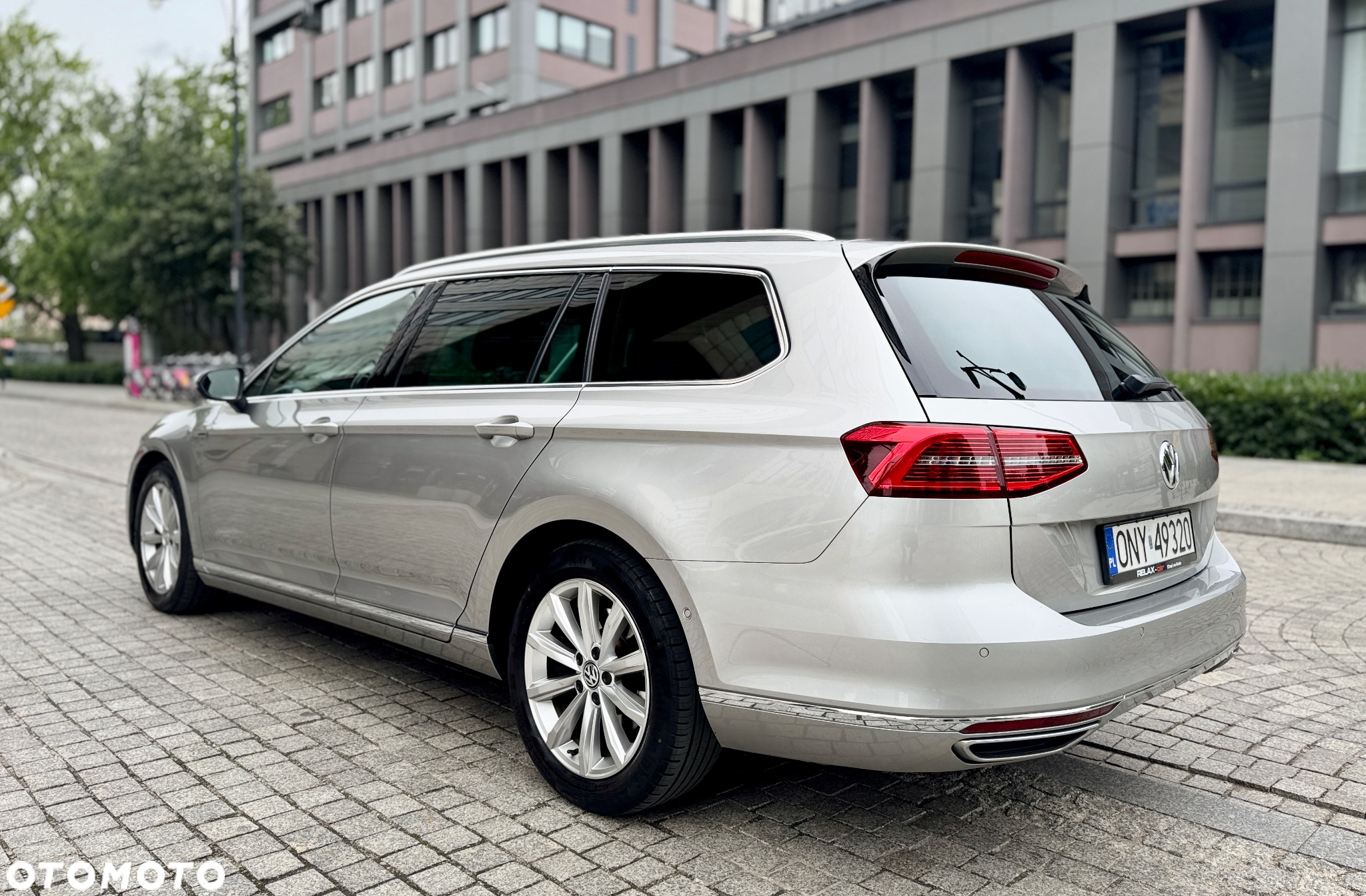 Volkswagen Passat 2.0 TDI 4Mot Elegance DSG - 8