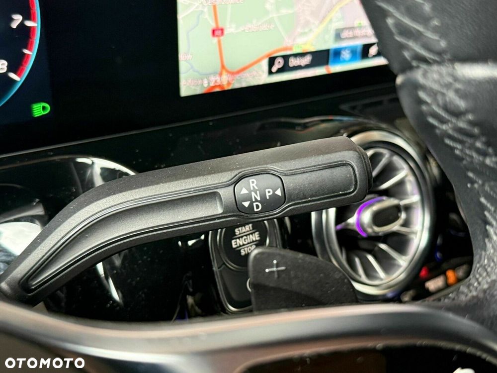 Mercedes-Benz GLA - 17