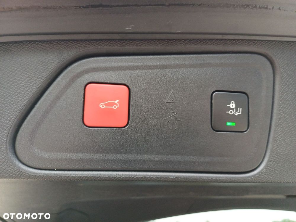 Peugeot 3008 1.6 PureTech GT S&S EAT8 - 34