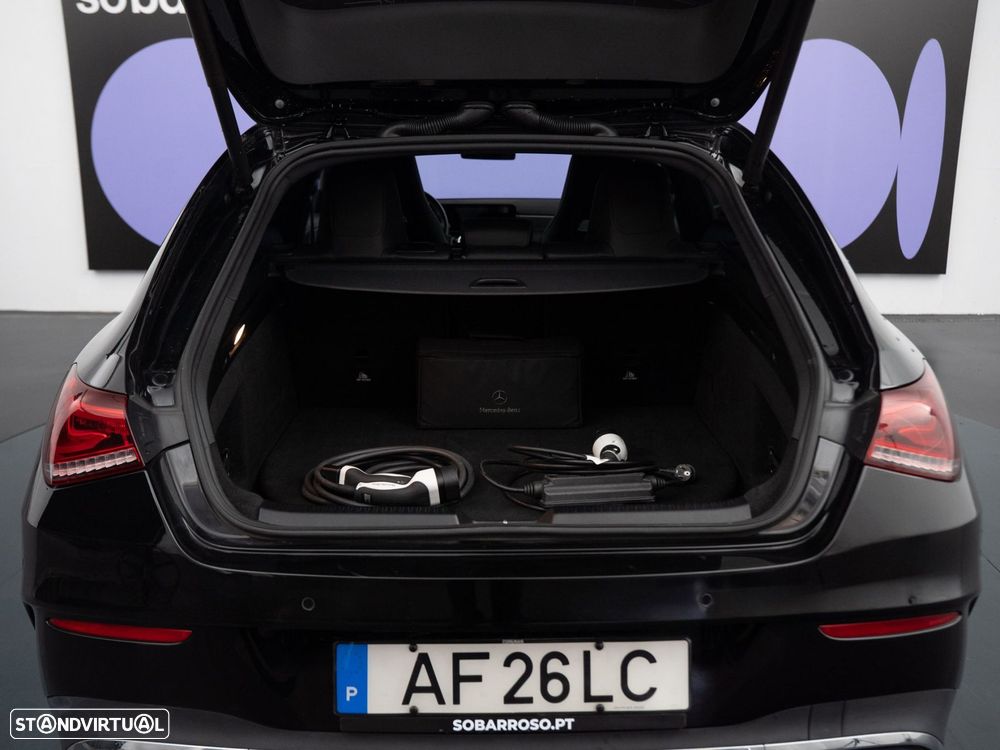 Mercedes-Benz CLA 250 e Shooting Brake AMG Line - 12
