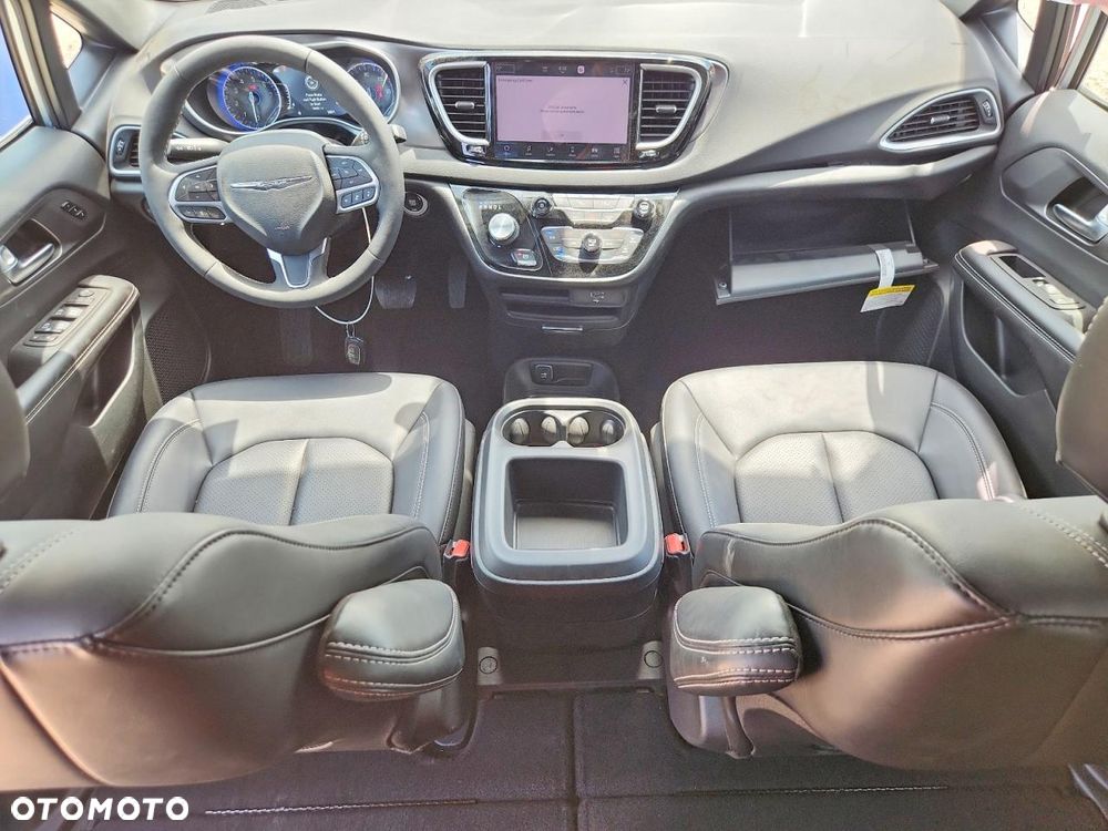 Chrysler Pacifica - 9