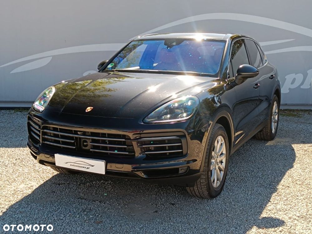 Porsche Cayenne - 1