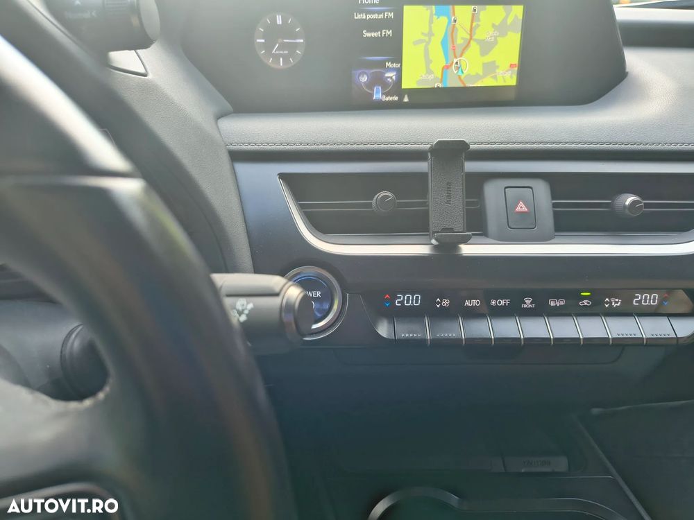 Lexus UX 250h Business Edition - 15