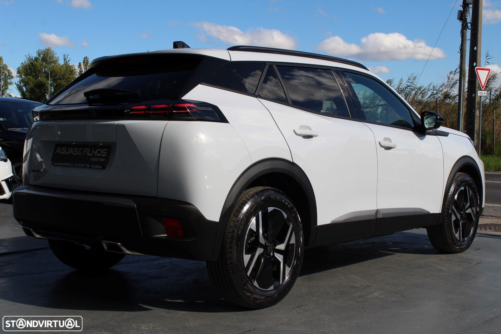 Peugeot 2008 1.2 PureTech Allure Pack EAT8 - 8