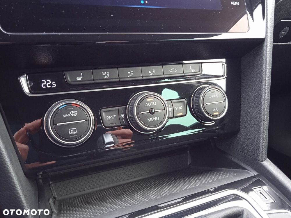 Volkswagen Passat - 26