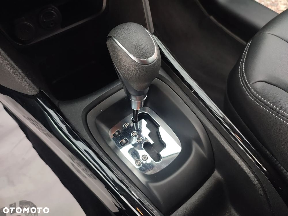 Peugeot 2008 1.2 Pure Tech GPF Allure S&S EAT6 - 33