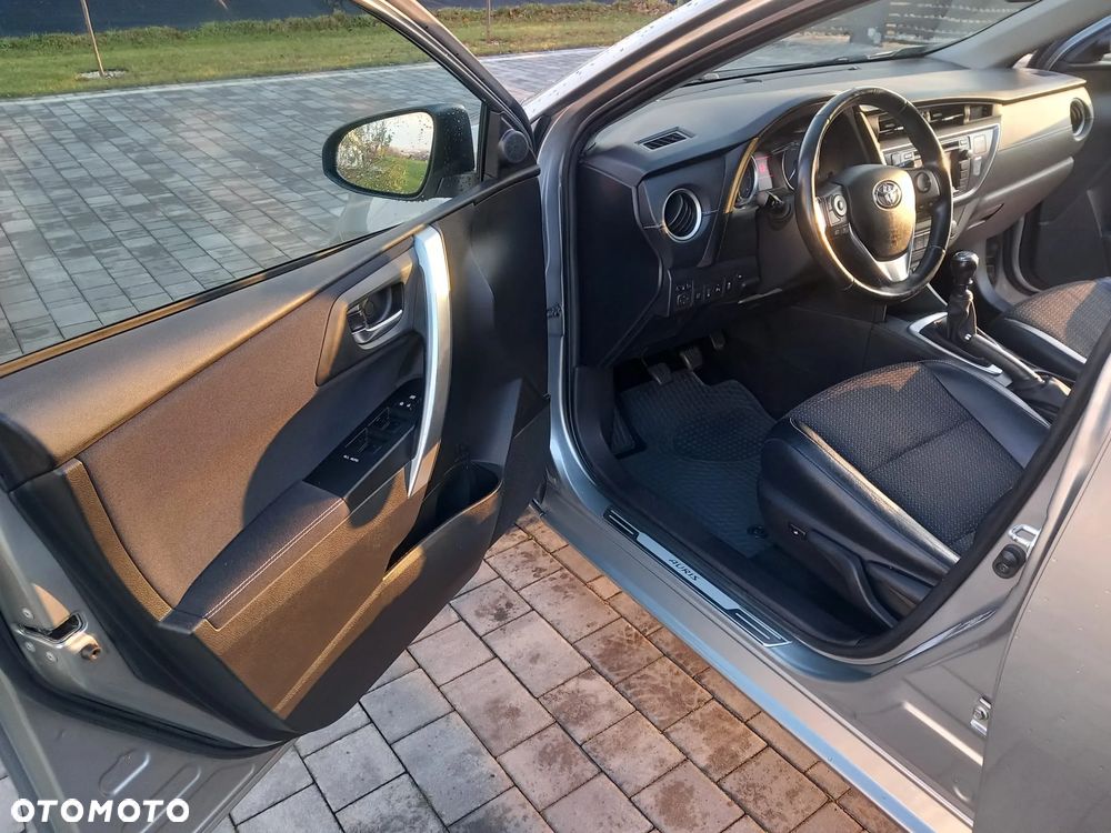 Toyota Auris 1.6 Prestige - 15