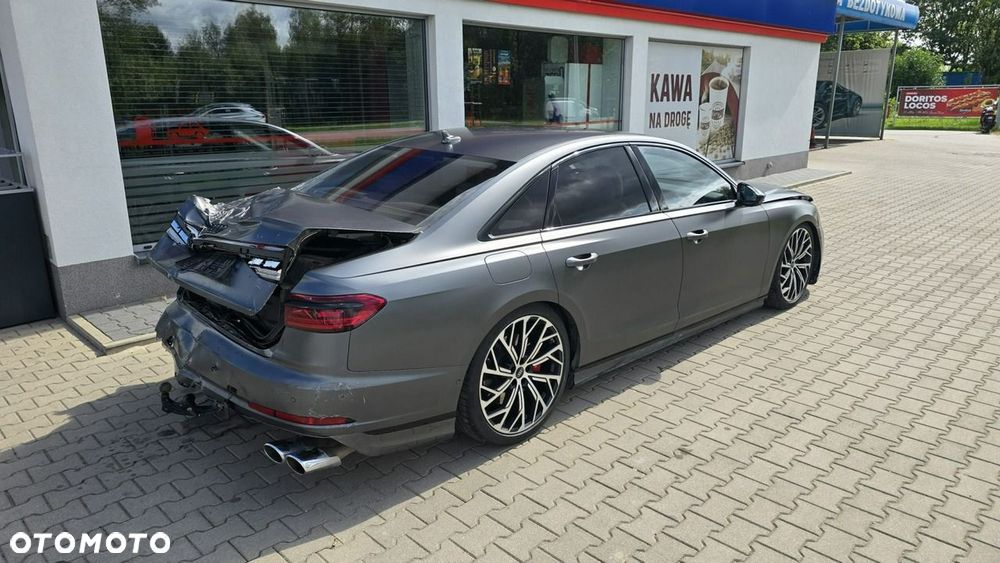 Audi S8 - 7