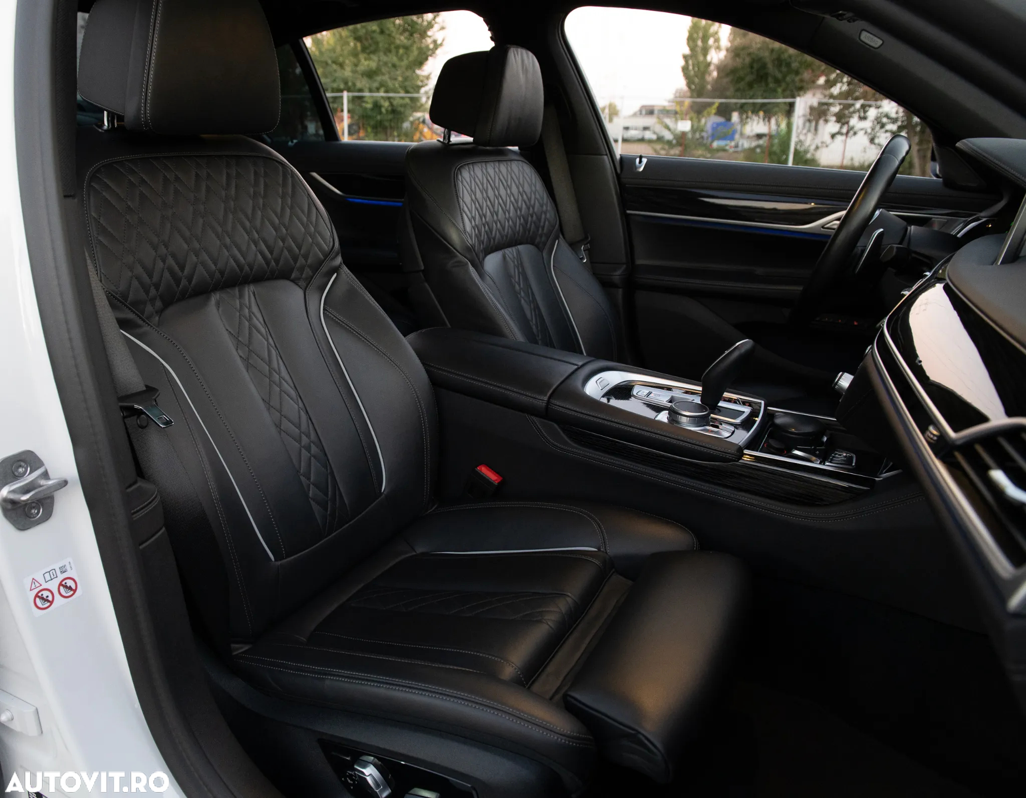 BMW Seria 7 740d xDrive MHEV - 30