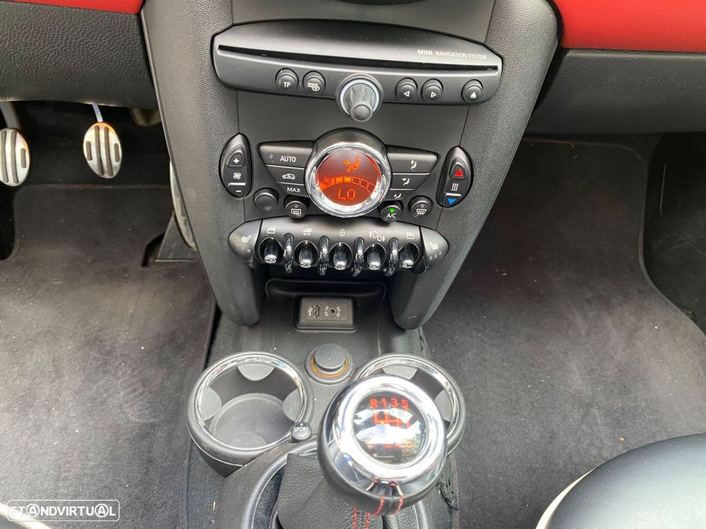 MINI Cabrio John Cooper Works - 23